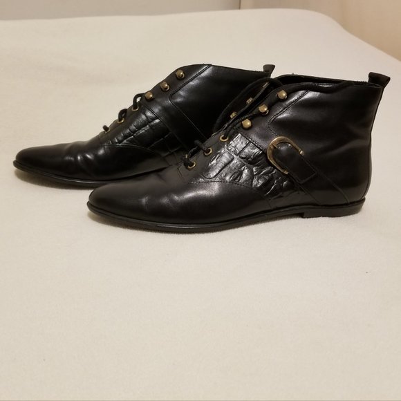 Connie Women’s Foxy Black Leather Booties   8 ½ AA - Picture 8 of 8